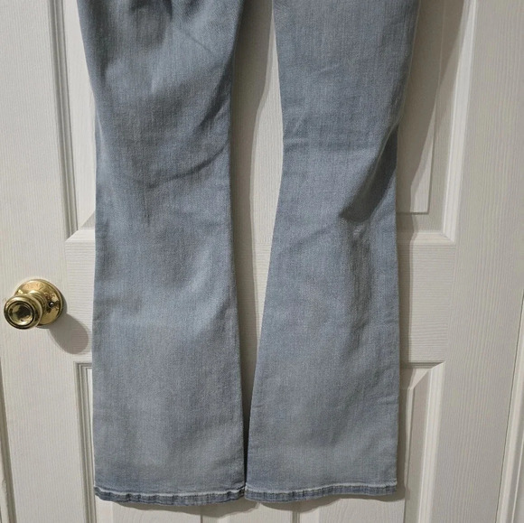 NY&Co Curvy Sculpting Bootcut Flare Jeans in Light Wash, High-Rise, EUC! - Picture 7 of 11